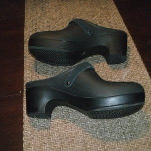 Crocs Sarah Black Mule Slip-on Heel Clogs Shoes with Buckle Size 8 Dual Comfort